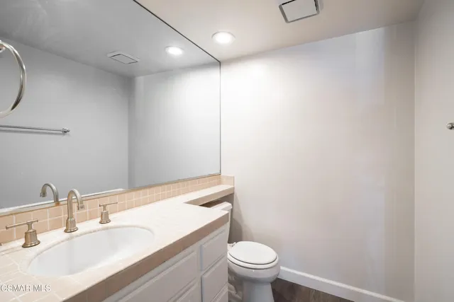 $5,900 | 6945 Via Alba, Camarillo, CA 93012