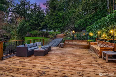 $1,768,000 | 1817 220th Place Northeast, Sammamish, WA 98074