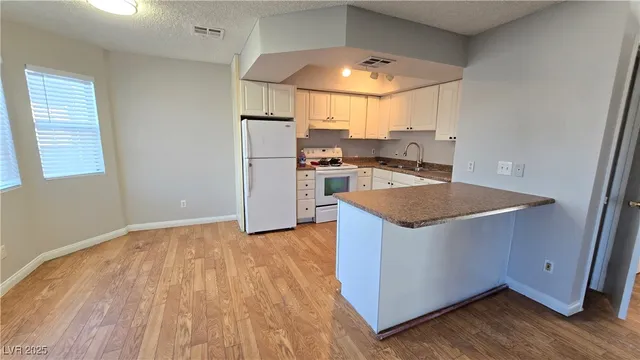 $1,200 | 1600 Burningwood Lane, Unit 201, Las Vegas, NV 89108