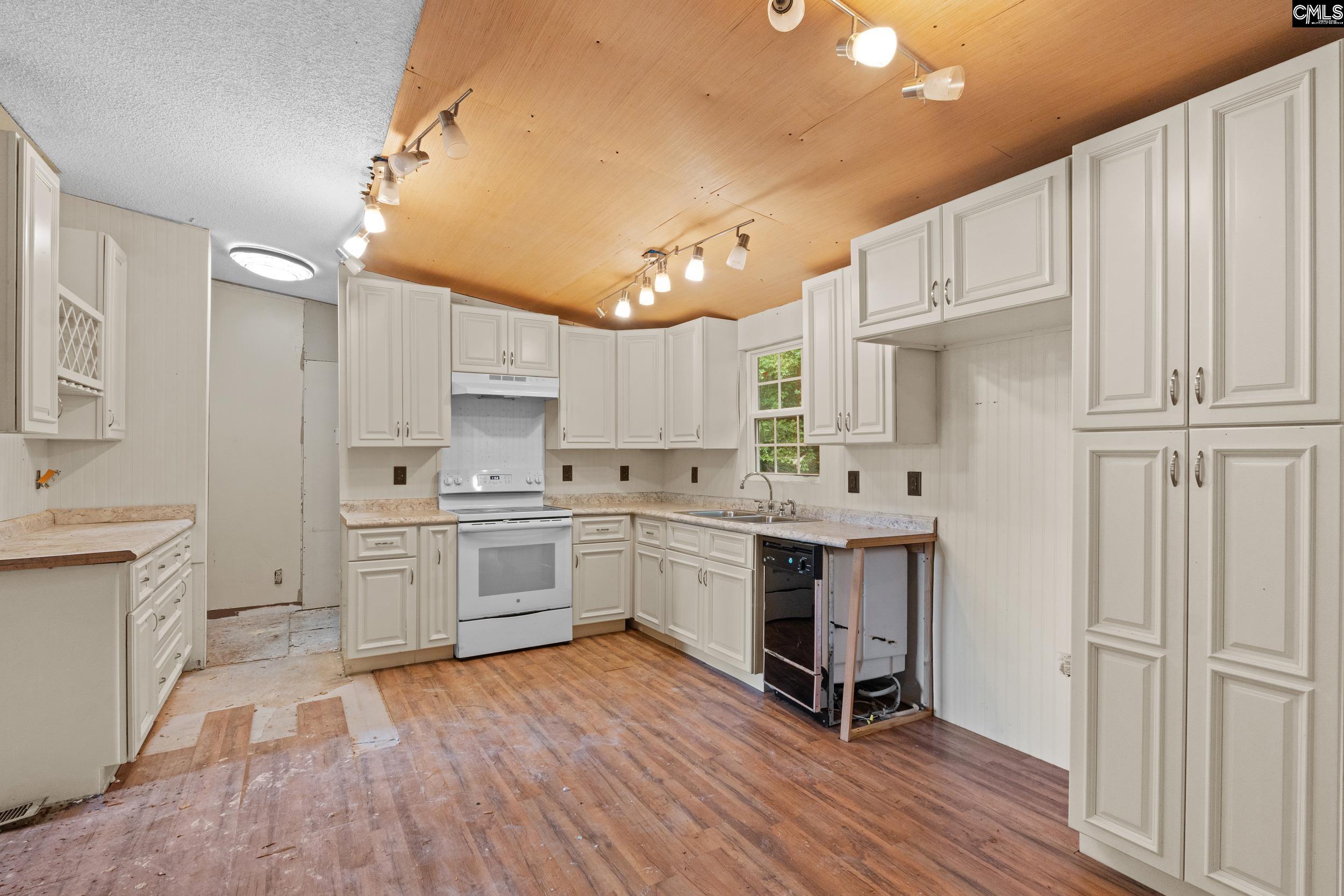 1834 Horrell Hill Road Hopkins, SC 29061 - Photo 4 of 20 Gallery Image 4