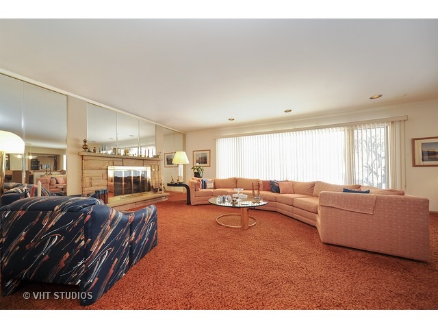 2159 Woodview Lane Park Ridge, IL 60068 - Photo 4 of 19