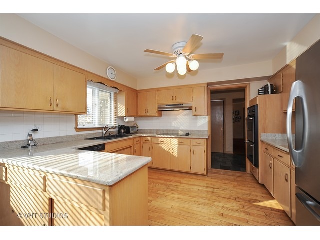 2159 Woodview Lane Park Ridge, IL 60068 - Photo 7 of 19