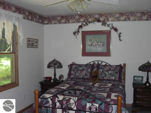 6781 South Betsie River Road Interlochen, MI 49643 - Photo 16 of 24 1737288-15.JPG