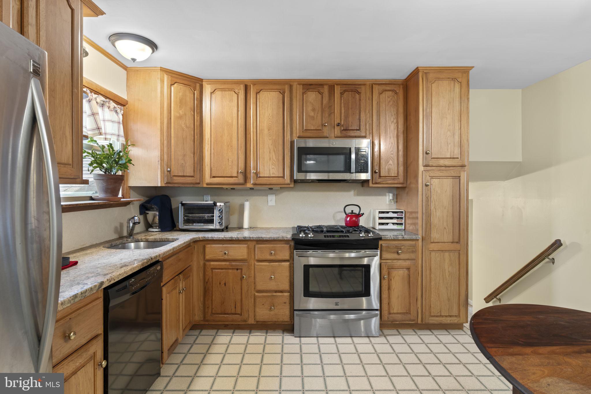 3162 Sheppard Road Bensalem, PA 19020 - Photo 8 of 20 KITCHEN