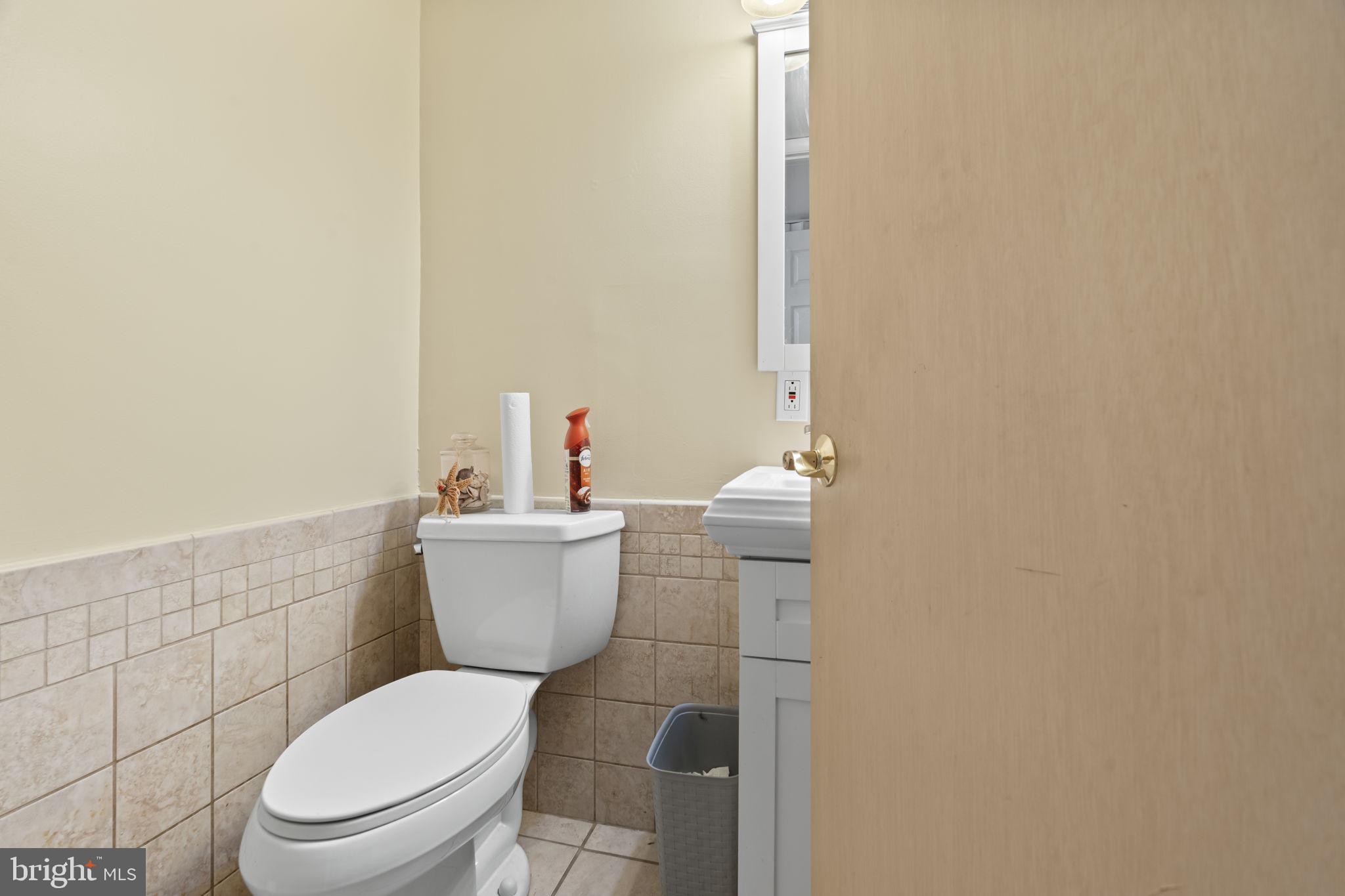 3162 Sheppard Road Bensalem, PA 19020 - Photo 10 of 20 HALF BATH