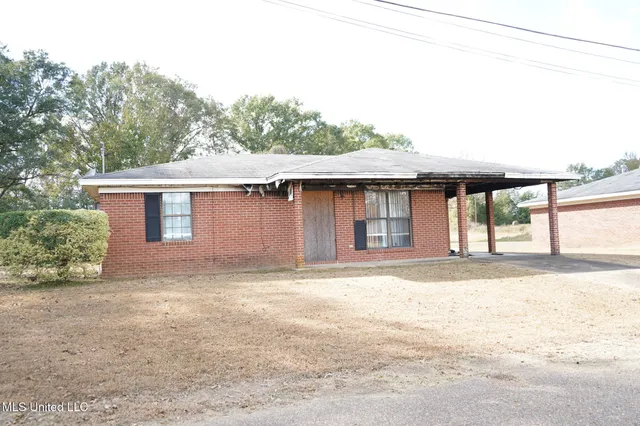$275,000 | 7958 Hebron Road, Lexington, MS 39095