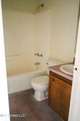 $275,000 | 7958 Hebron Road, Lexington, MS 39095