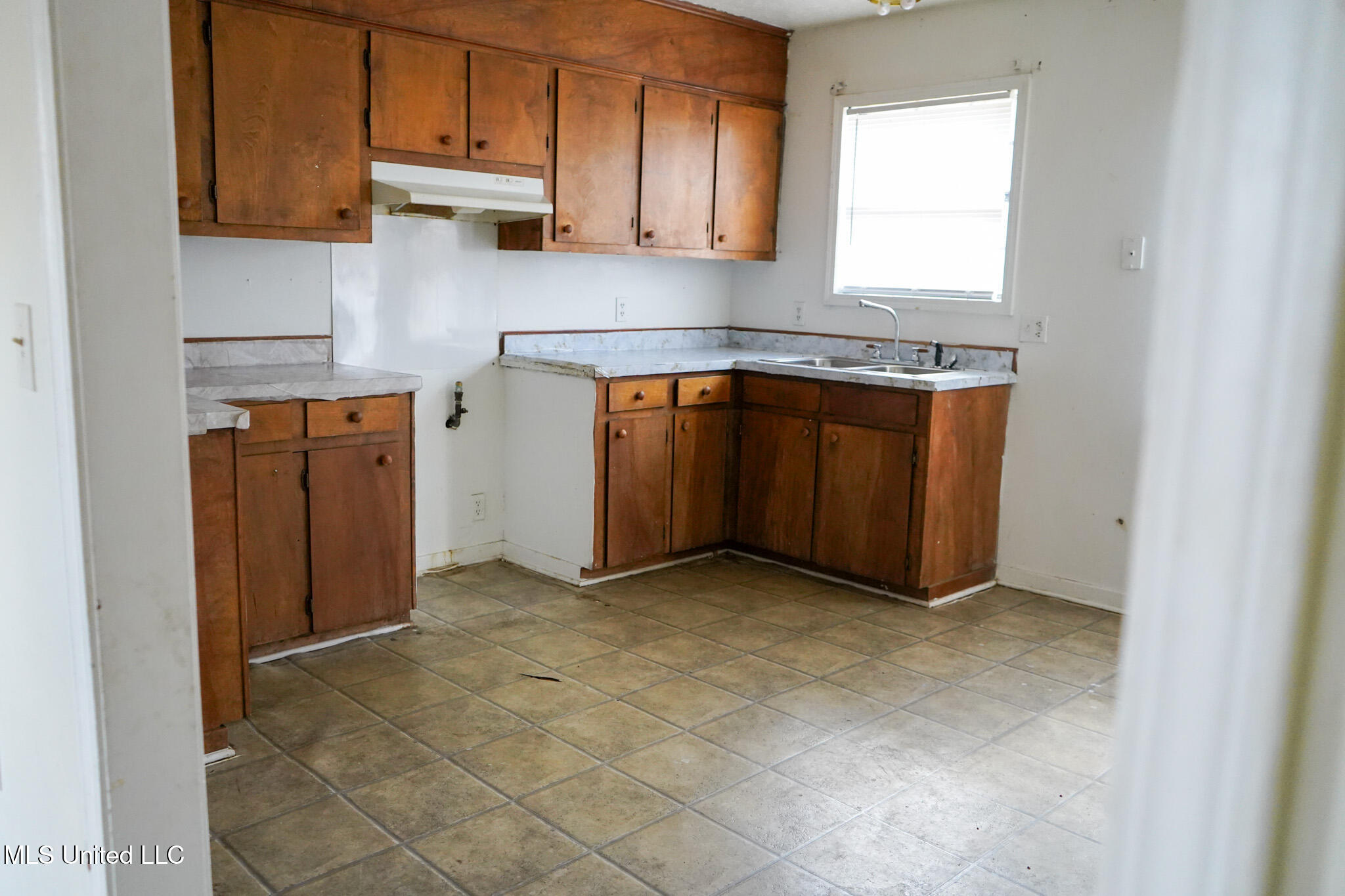 7958 Hebron Road Lexington, MS 39095 - Photo 28 of 49 Home 1 Kitchen