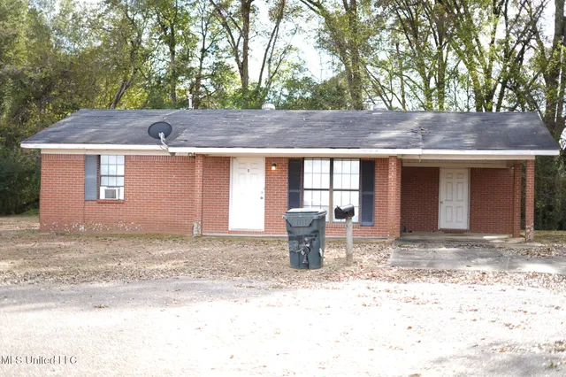 $275,000 | 7958 Hebron Road, Lexington, MS 39095