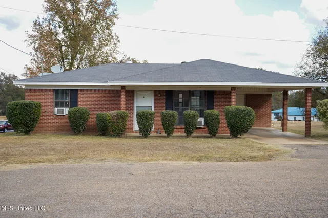 $275,000 | 7958 Hebron Road, Lexington, MS 39095
