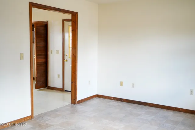 $275,000 | 7958 Hebron Road, Lexington, MS 39095