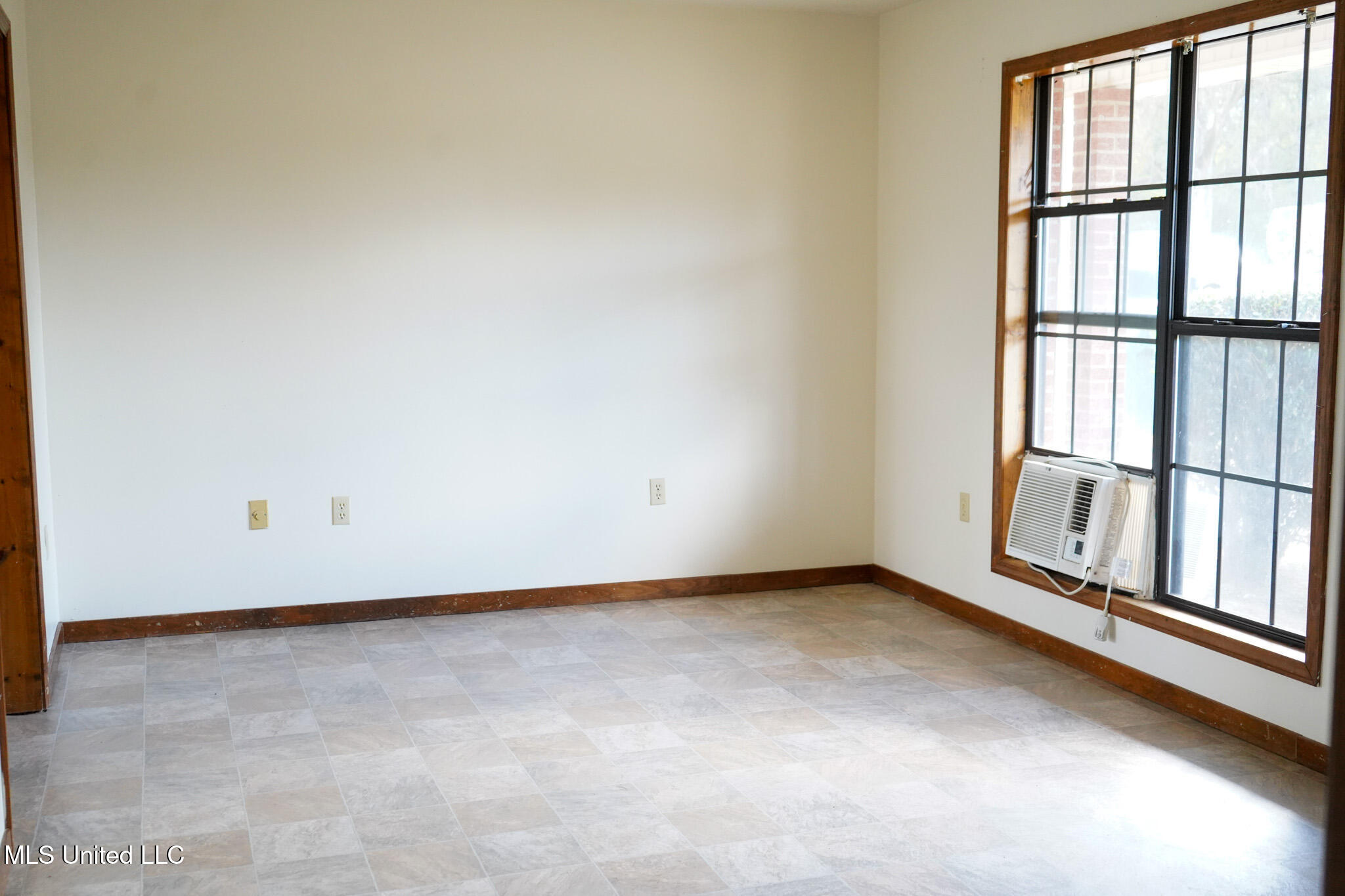 7958 Hebron Road Lexington, MS 39095 - Photo 35 of 49 Home 4 Living Area