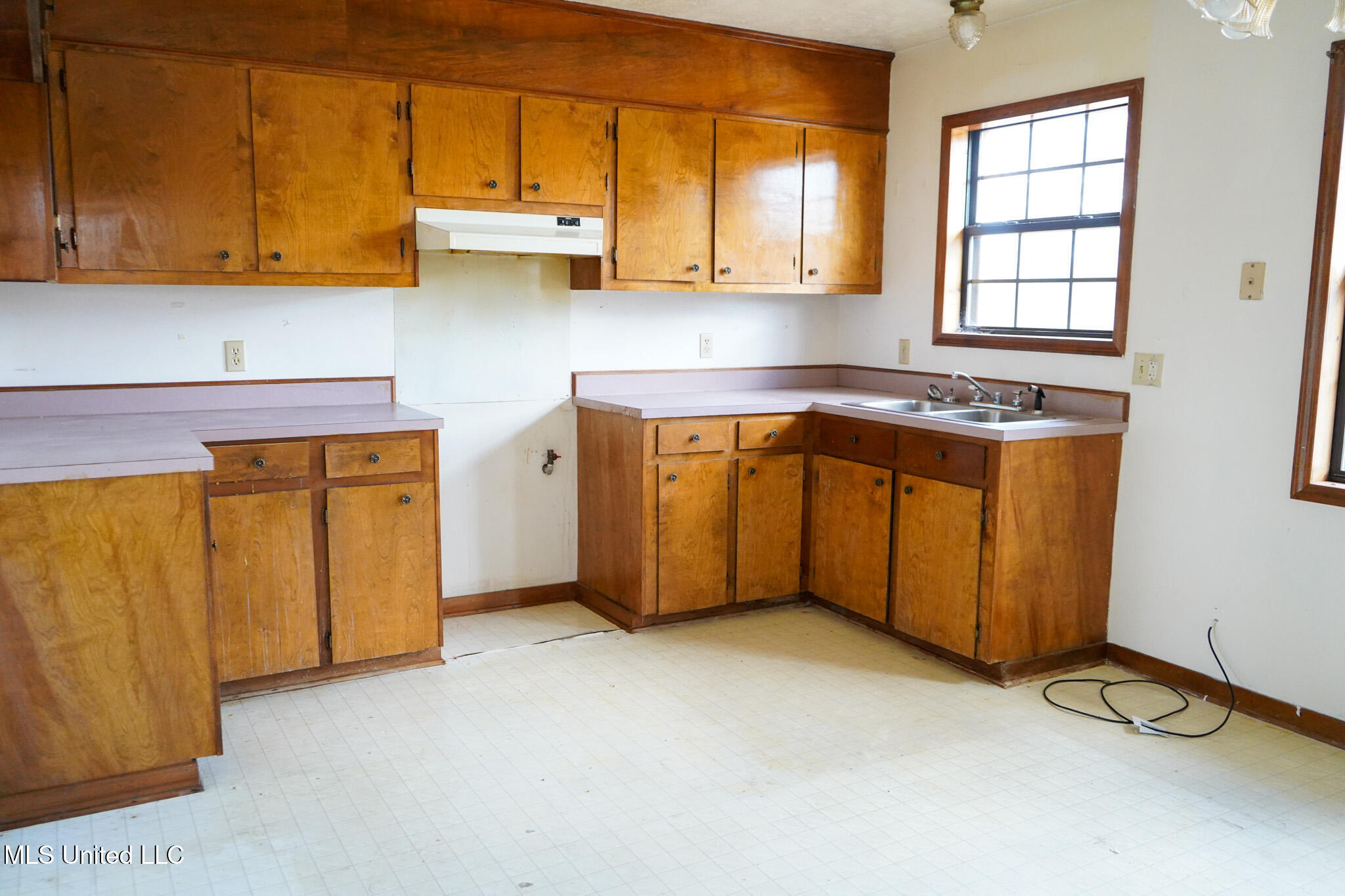 7958 Hebron Road Lexington, MS 39095 - Photo 36 of 49 Home 4 Kitchen