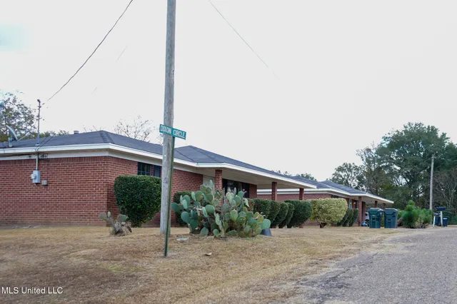 $275,000 | 7958 Hebron Road, Lexington, MS 39095