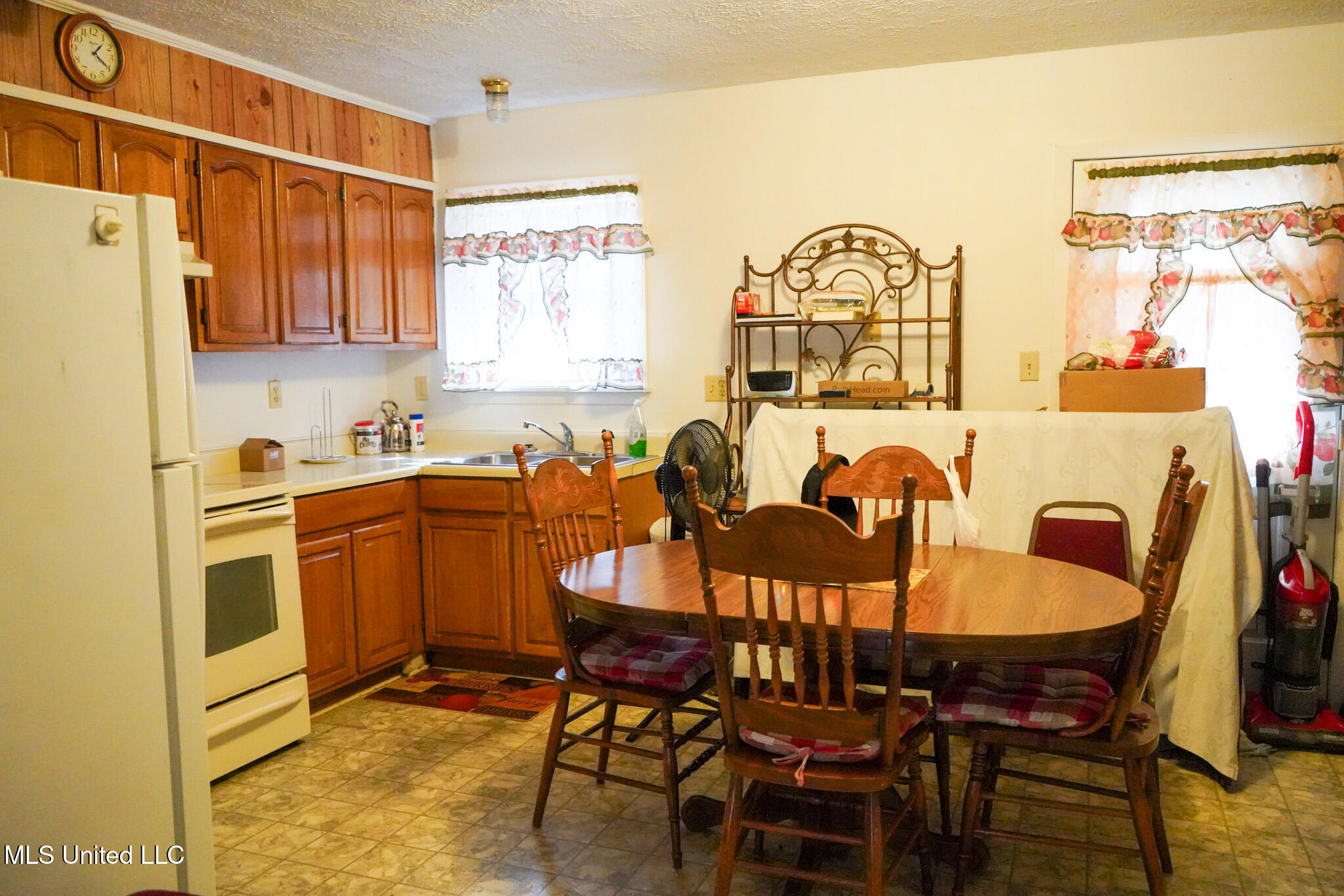 7958 Hebron Road Lexington, MS 39095 - Photo 6 of 49 Home 5 kitchen