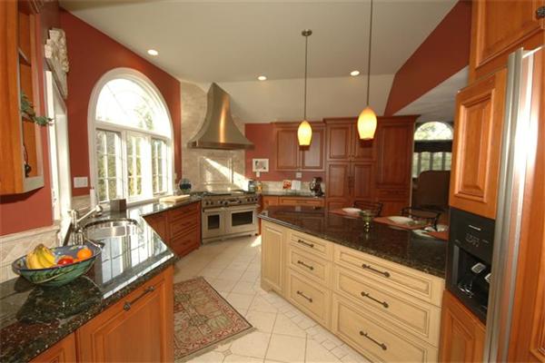 5 Endicott Road Andover, MA 01810 - Photo 2 of 30 Gallery Image 2