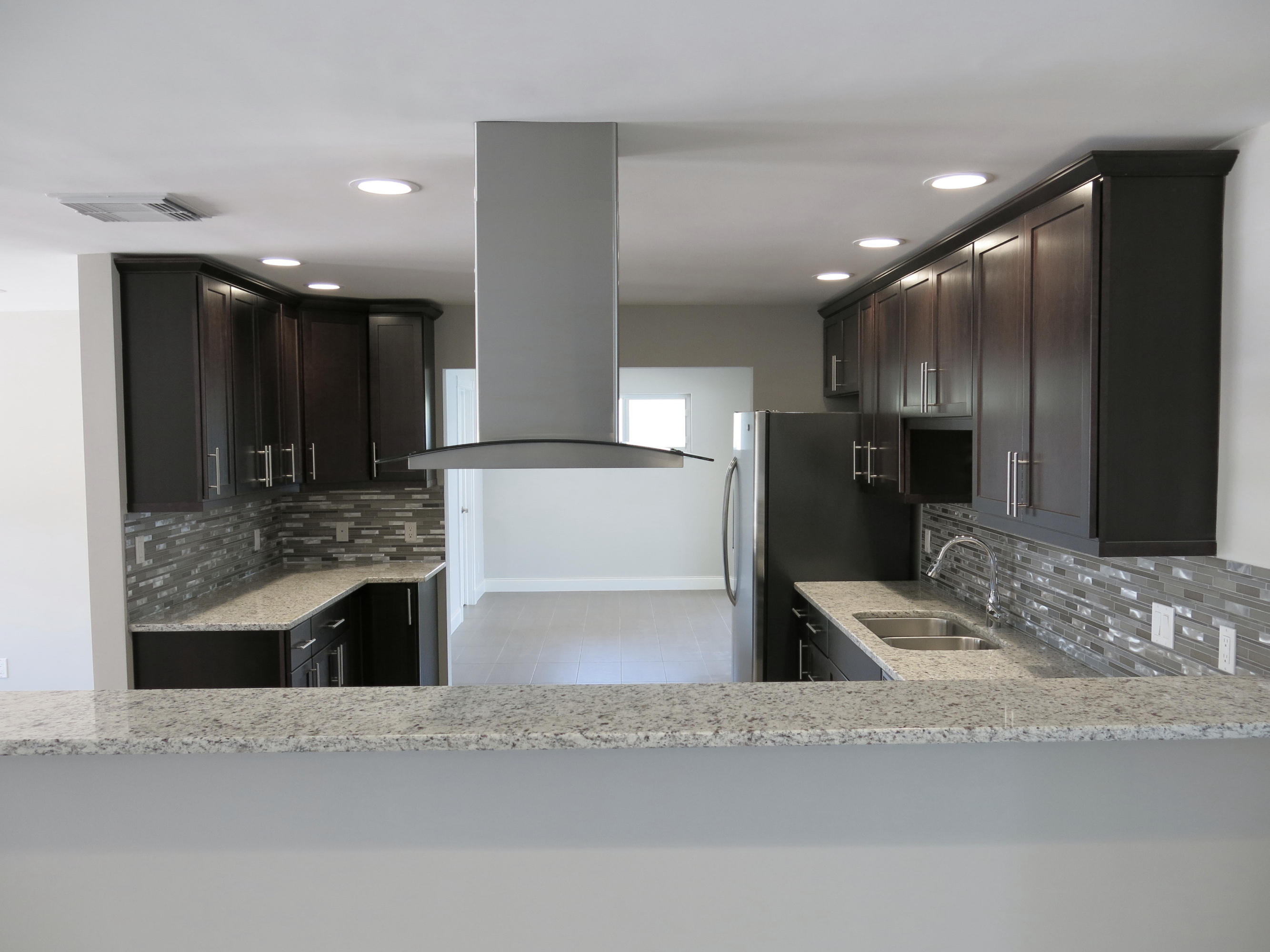 756 Barcelona Drive Boca Raton, FL 33432 - Photo 11 of 29 Kitchen