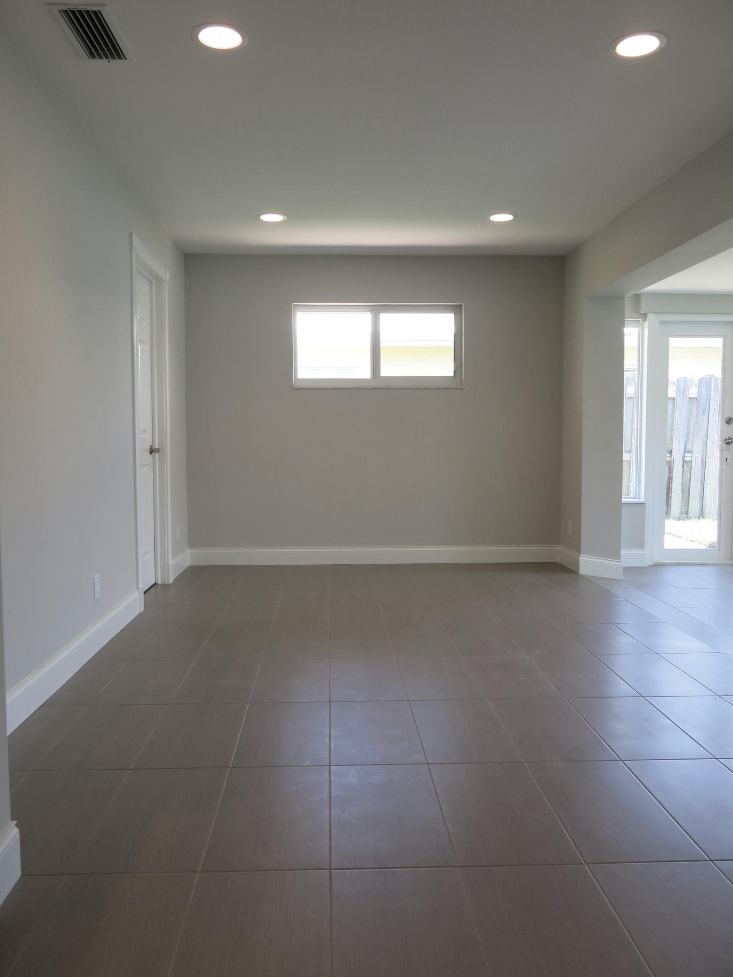 756 Barcelona Drive Boca Raton, FL 33432 - Photo 13 of 29 Family room