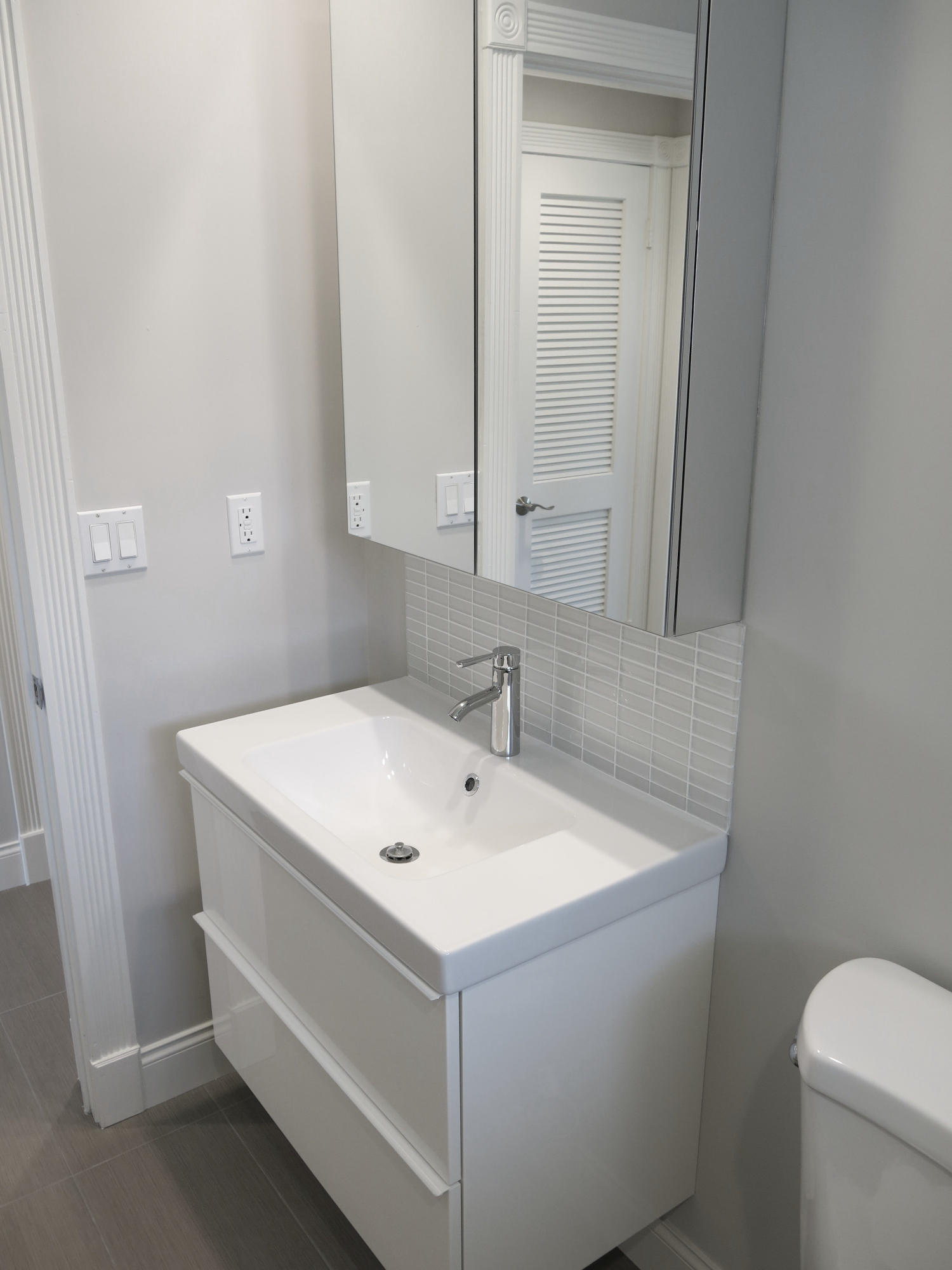 756 Barcelona Drive Boca Raton, FL 33432 - Photo 22 of 29 2nd Full Bathroom