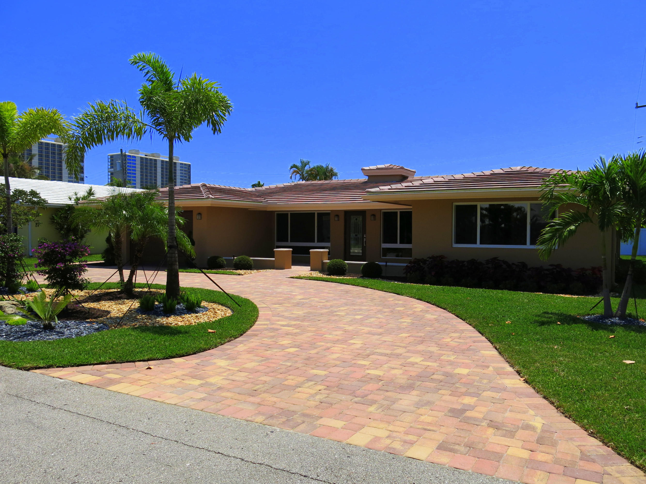 756 Barcelona Drive Boca Raton, FL 33432 - Photo 3 of 29 Front