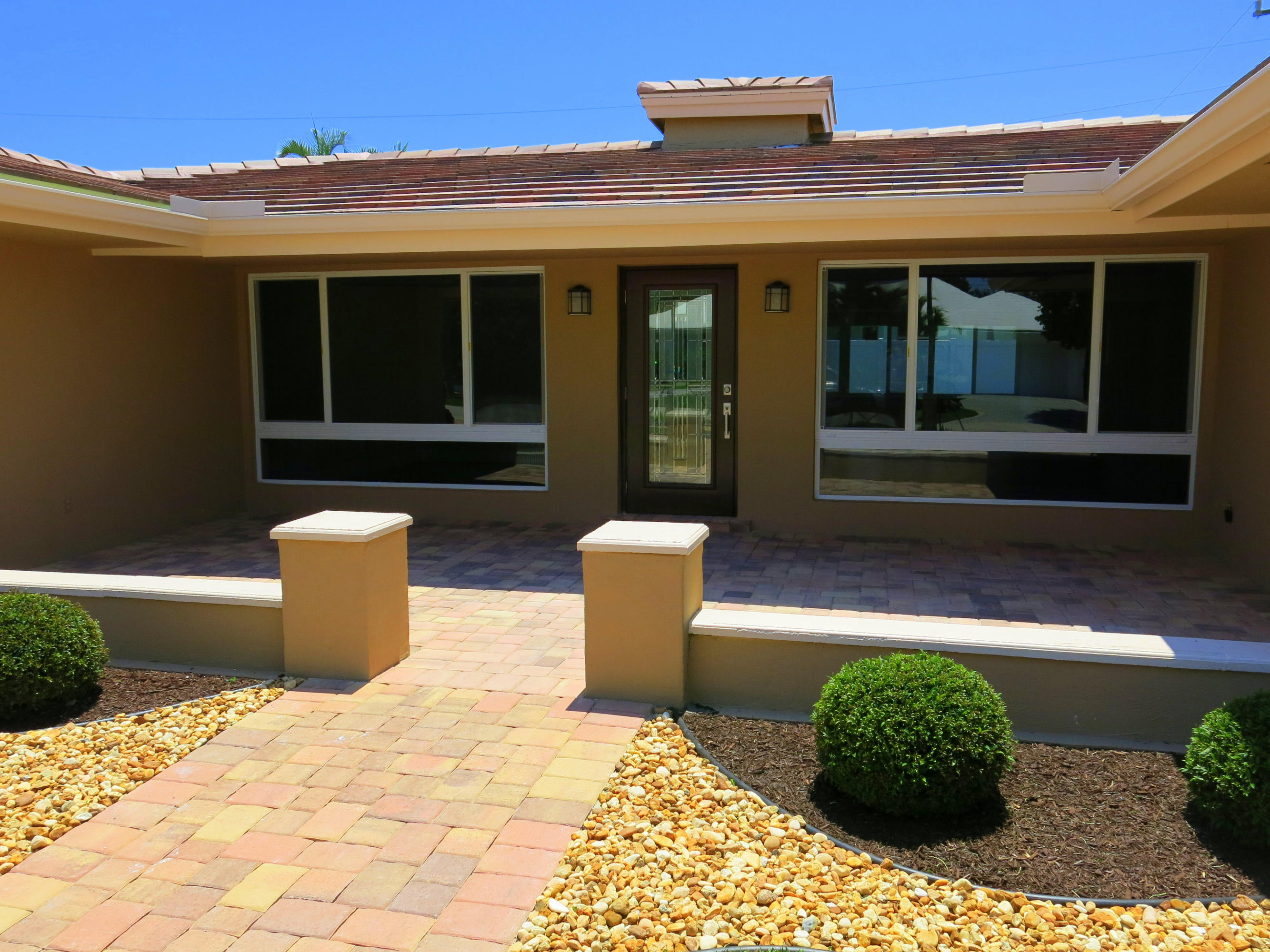 756 Barcelona Drive Boca Raton, FL 33432 - Photo 4 of 29 Courtyard