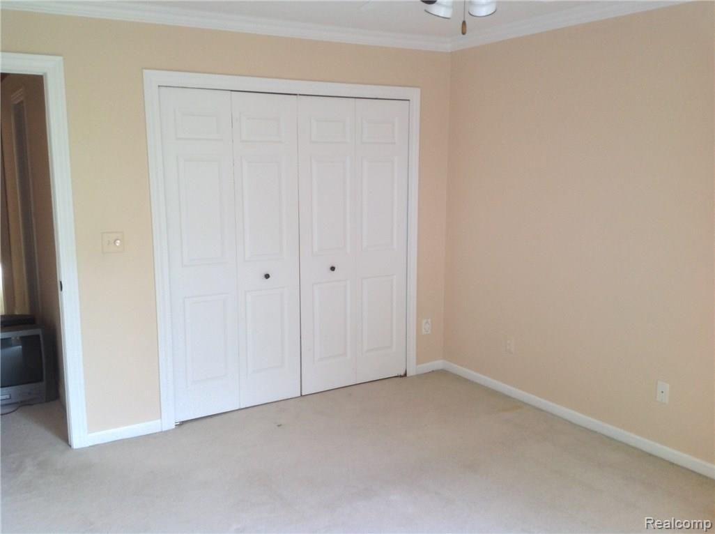 1405 Ridge Court Rochester, MI 48306 - Photo 23 of 34 IMG_1081.JPG