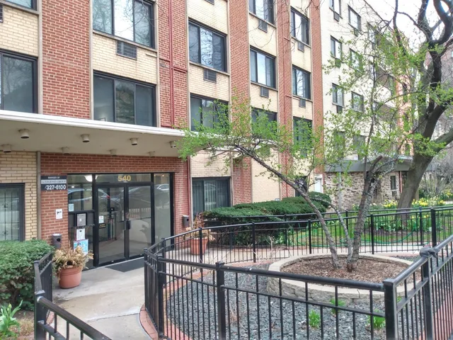 $1,755 | 540 West Roscoe Street, Unit 574, Chicago, IL 60657
