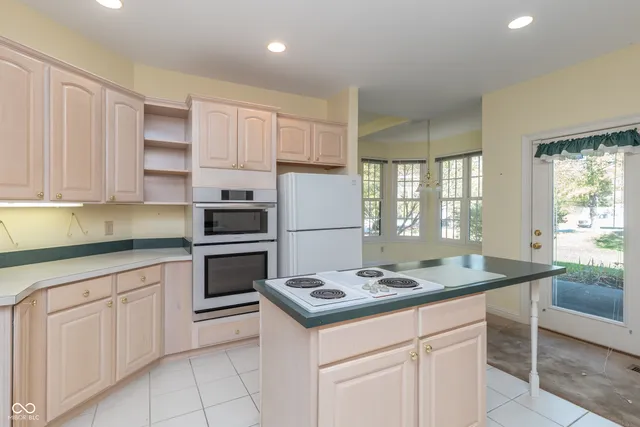 $499,000 | 7489 Oakland Hills Drive, Indianapolis, IN 46236