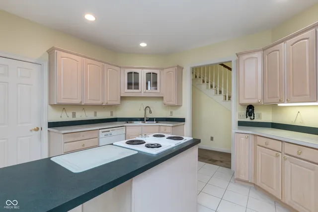 $499,000 | 7489 Oakland Hills Drive, Indianapolis, IN 46236