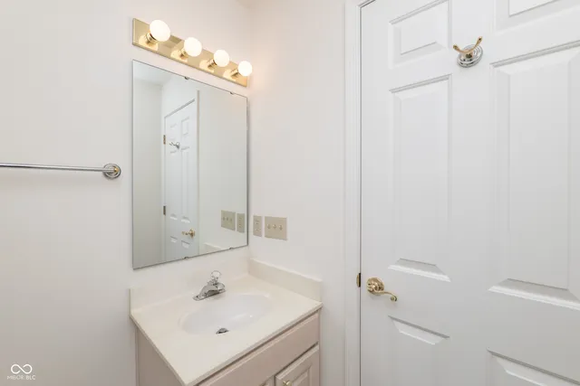 $499,000 | 7489 Oakland Hills Drive, Indianapolis, IN 46236