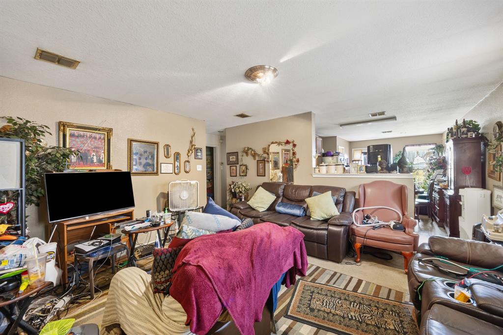 1344 Castle Ridge Road Fort Worth, TX 76140 - Photo 6 of 25 Gallery Image 6