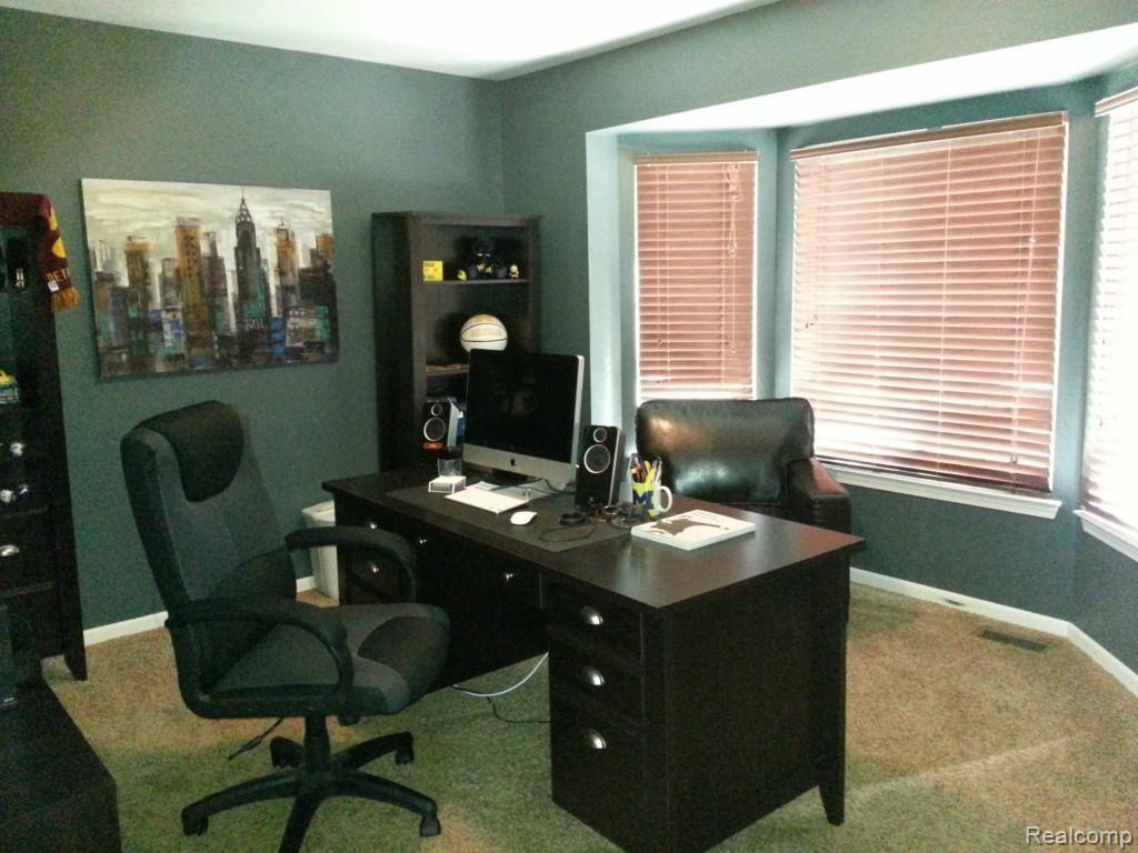 56281 Hidden Creek Road Utica, MI 48316 - Photo 9 of 23 20140621_111914.jpg