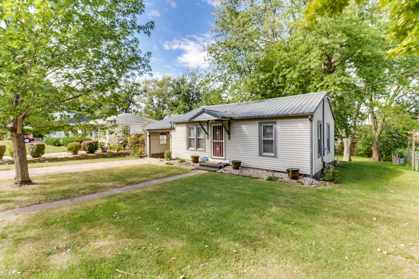 209 Reservoir Road Pekin, IL 61554 - Photo 3 of 33 Gallery Image 3