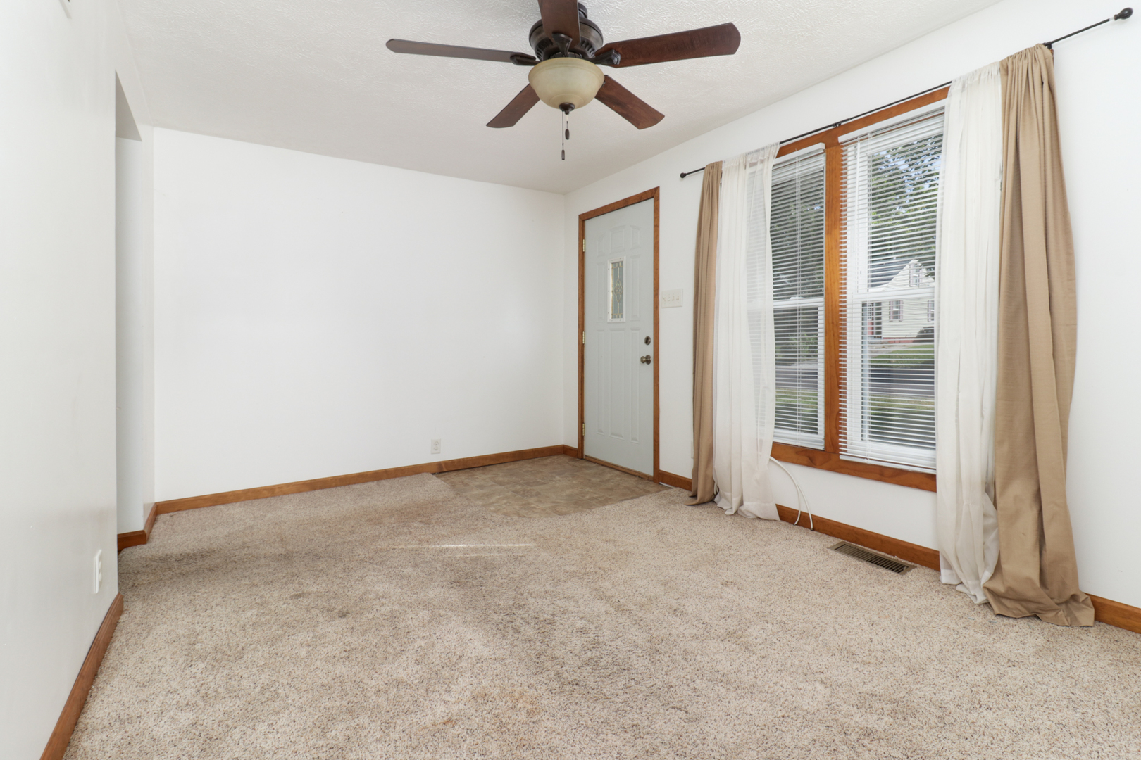 209 Reservoir Road Pekin, IL 61554 - Photo 5 of 33 Gallery Image 5