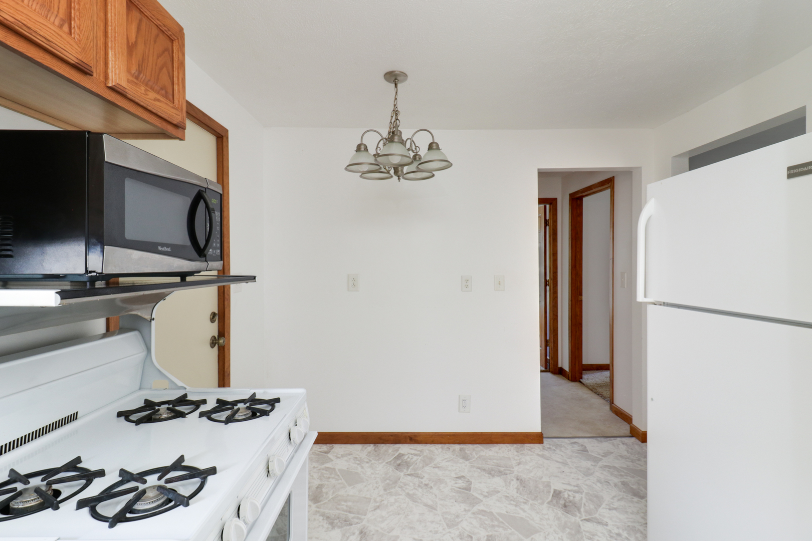 209 Reservoir Road Pekin, IL 61554 - Photo 10 of 33 Gallery Image 10