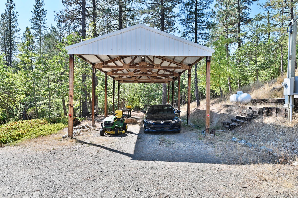 1040 Garner Road Cave Junction, OR 97523 - Photo 27 of 50 Carport/RV Parking