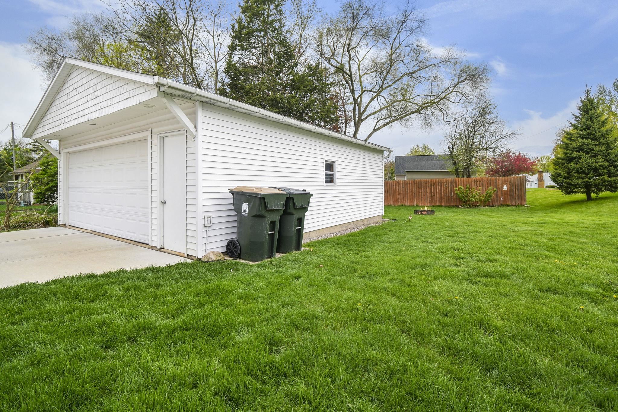 424 Martin Street Sun Prairie, WI 53590 - Photo 9 of 34