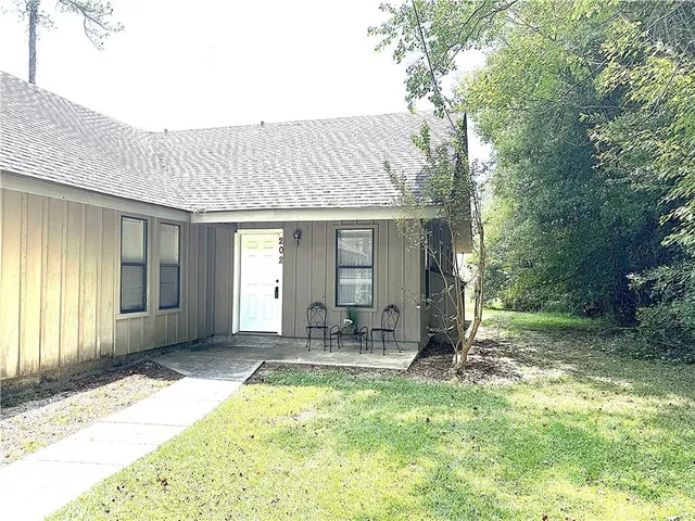 $1,375 | 202 Pear Street, Covington, LA 70433