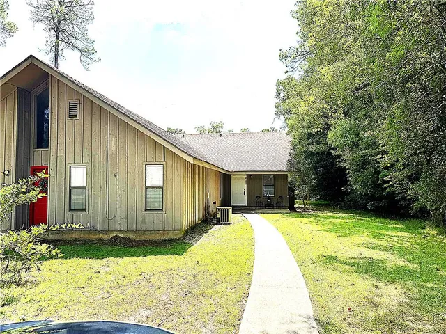 $1,375 | 202 Pear Street, Covington, LA 70433