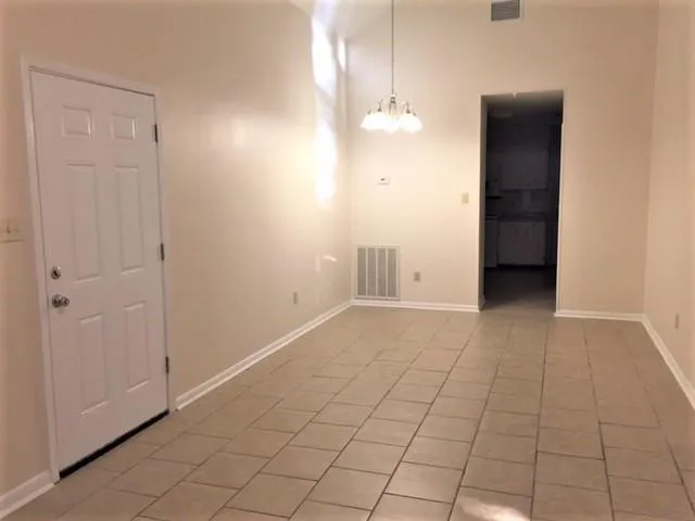 $1,375 | 202 Pear Street, Covington, LA 70433