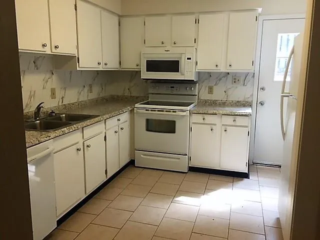 $1,375 | 202 Pear Street, Covington, LA 70433