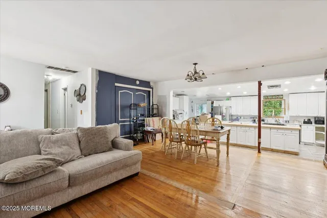 $525,000 | 319 Wisteria Drive, Brick, NJ 08723