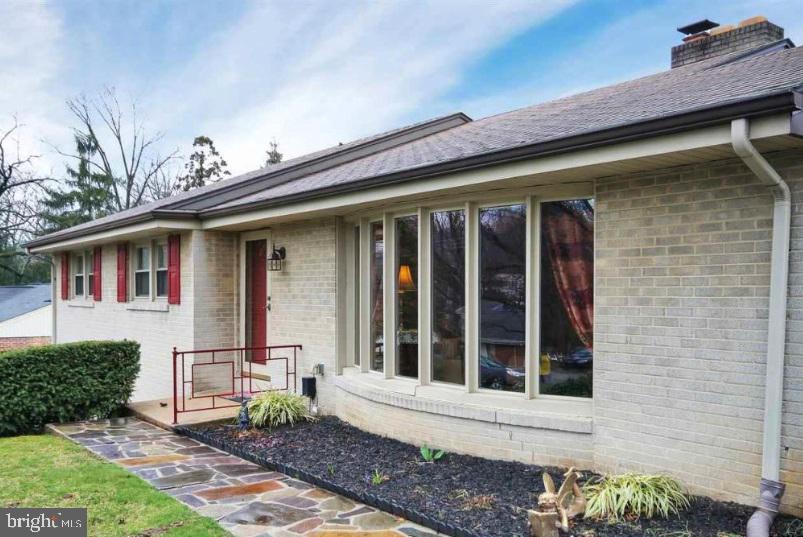 721 Greendale Road York, PA 17403 - Photo 2 of 10 Gallery Image 2