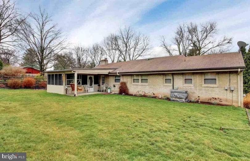 721 Greendale Road York, PA 17403 - Photo 4 of 10 Gallery Image 4