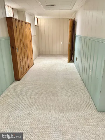 a room with a washing machine