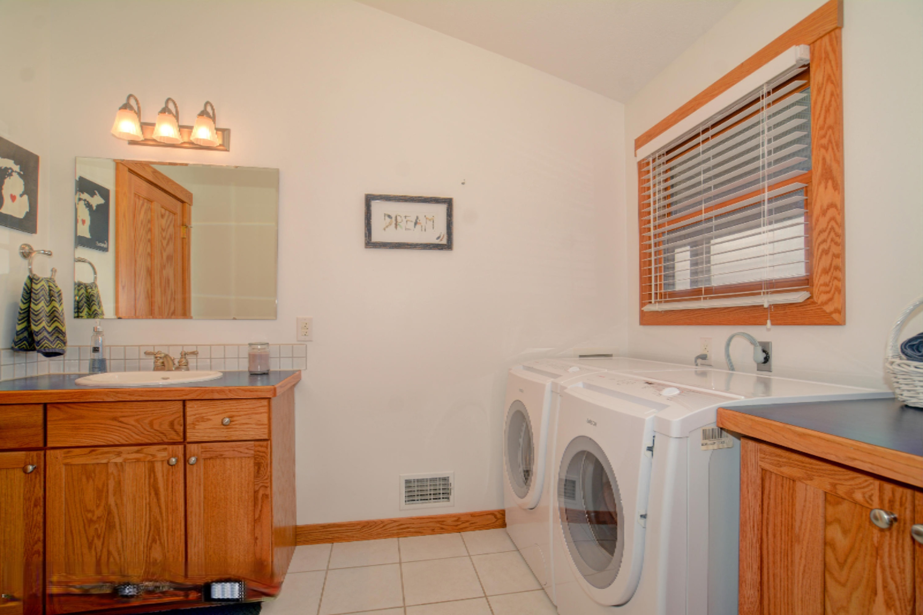 5607 Seeley Road Belding, MI 48809 - Photo 10 of 18 laundry half bath