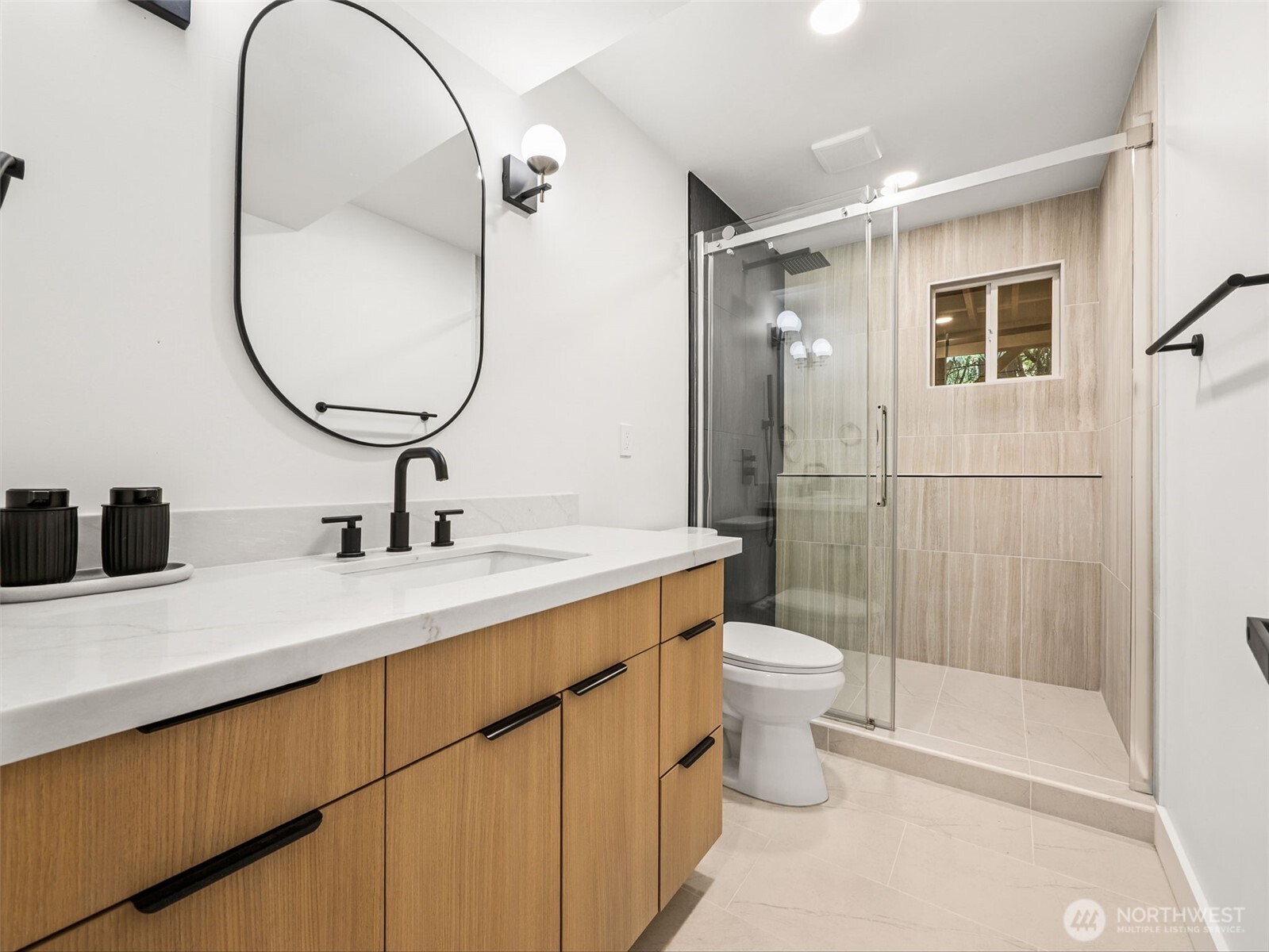13618 Southeast 141st Street Renton, WA 98059 - Photo 16 of 20