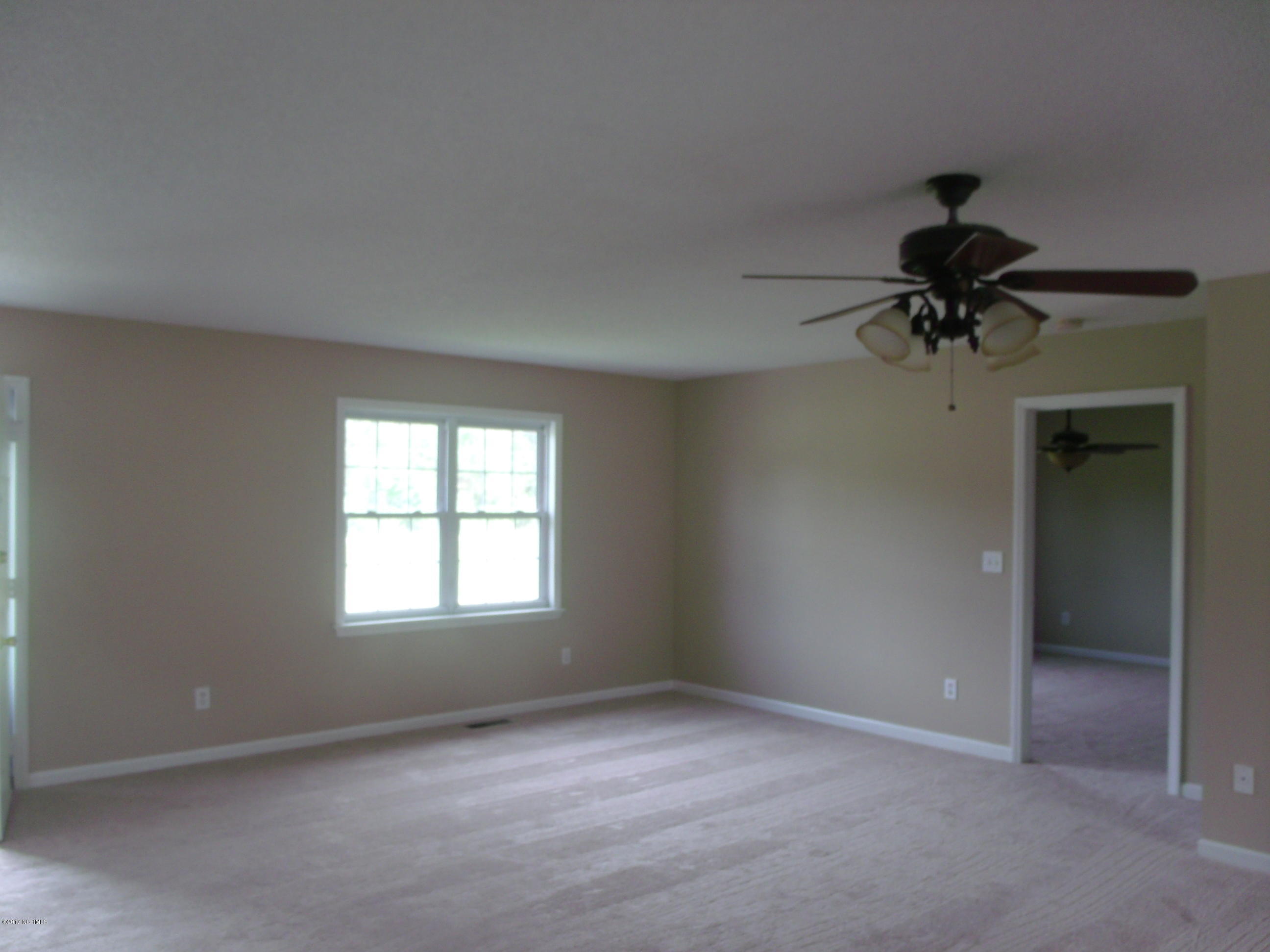 760 Indian Hill Road Ivanhoe, NC 28447 - Photo 4 of 23 Living Room