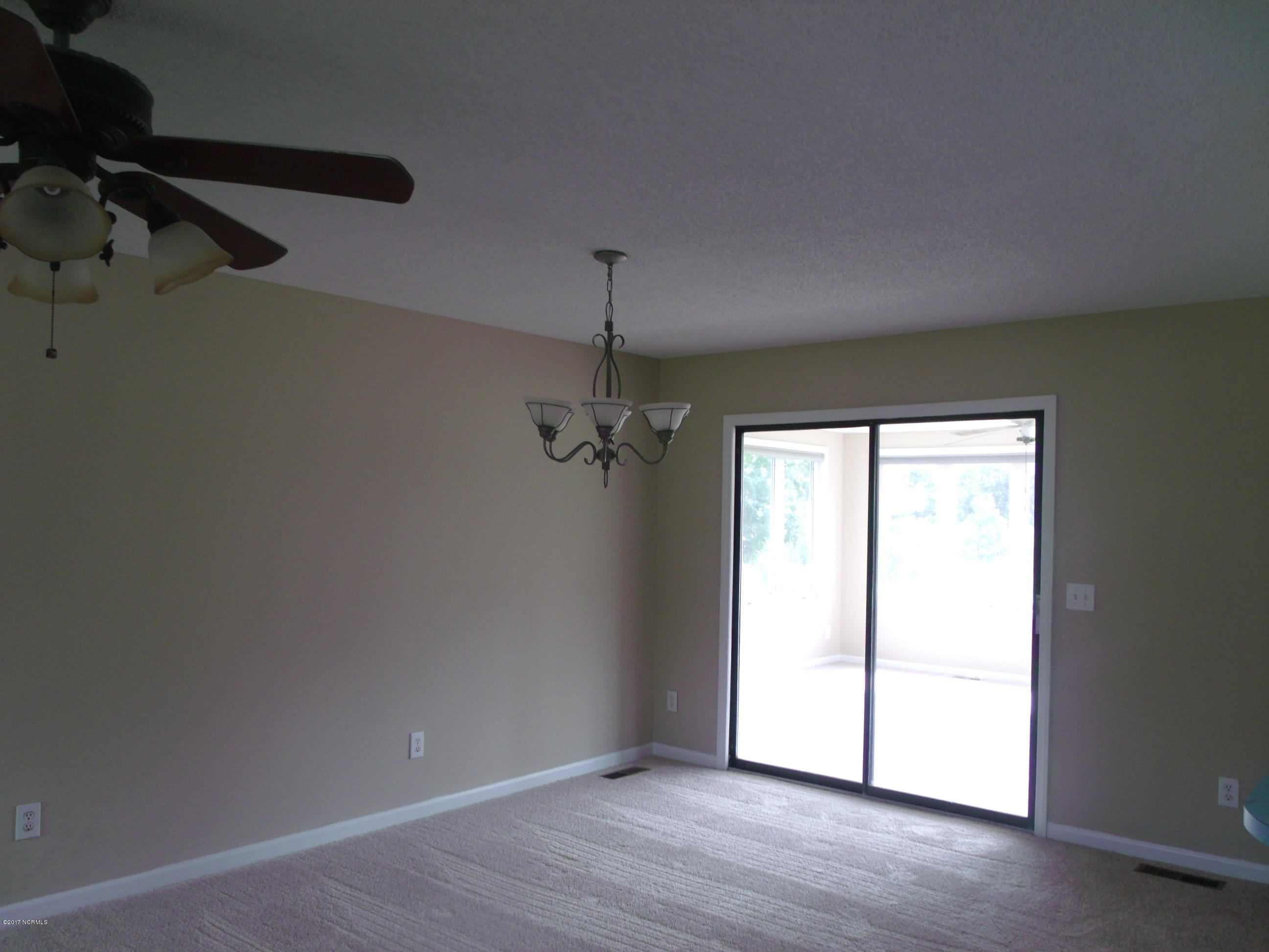 760 Indian Hill Road Ivanhoe, NC 28447 - Photo 6 of 23 Dining