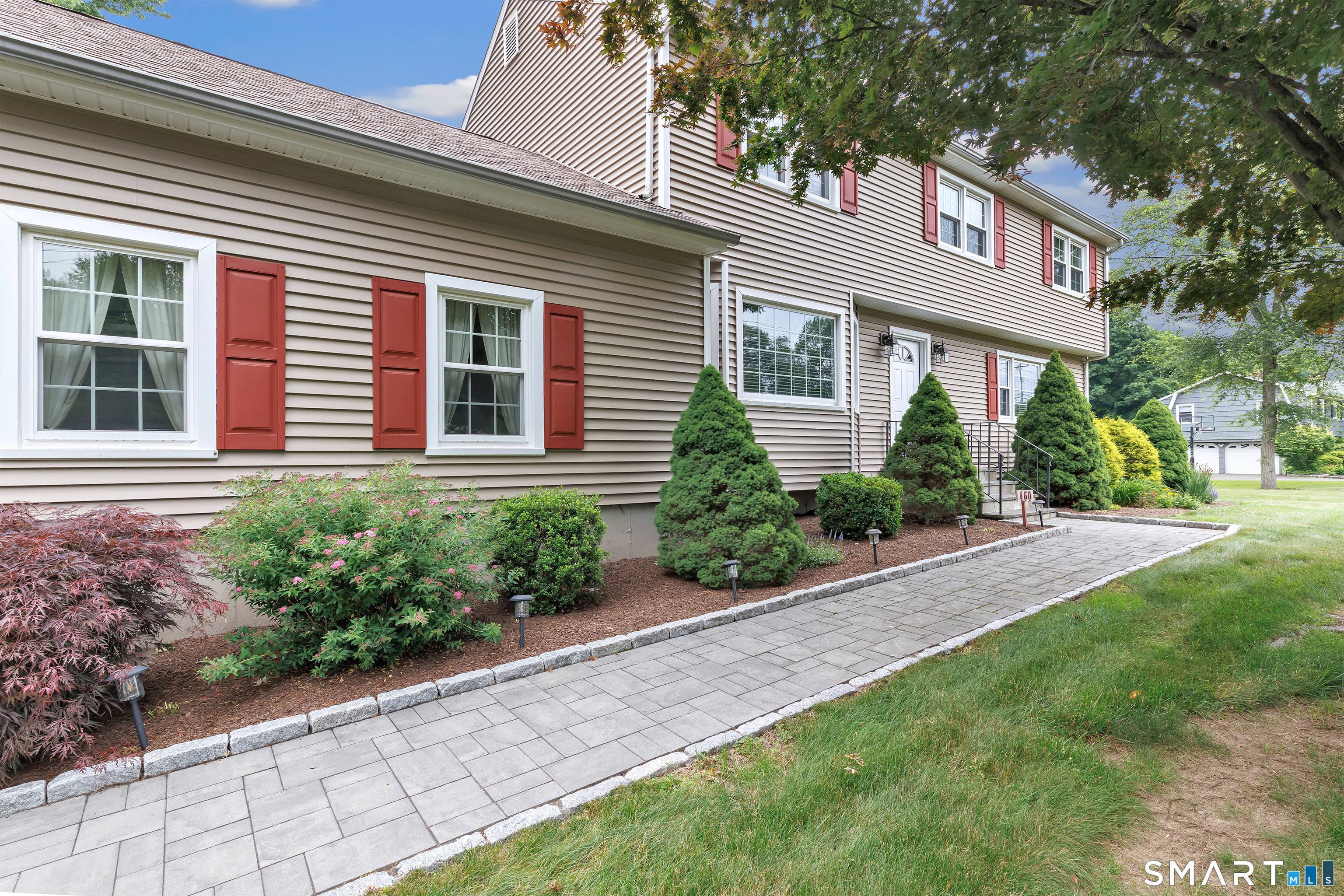 460 Stonehouse Road Trumbull, CT 06611 - Photo 3 of 25